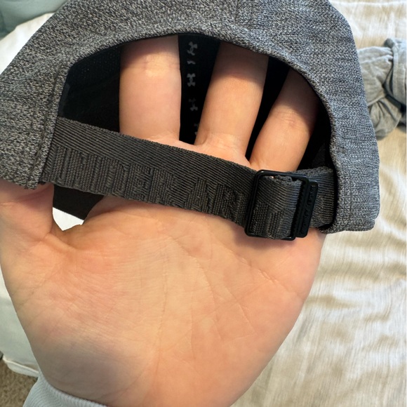 Under Armor Baseball Hat - Picture 3 of 4